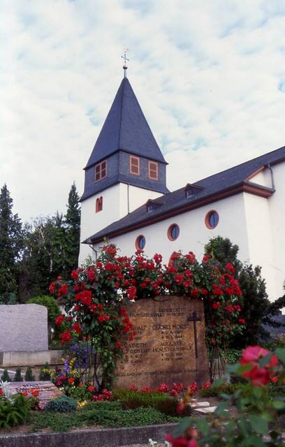 Seeheim church and cemetery