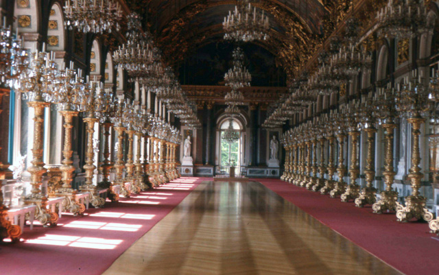 Herrenchiemsee castle's hall of mirrors