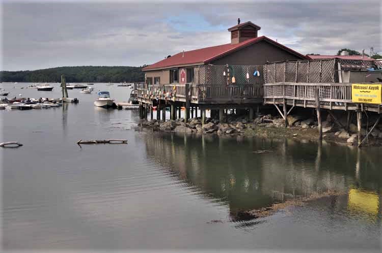 restaurant on water